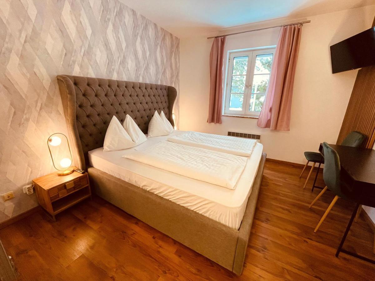 Gaestehaus Am Stadtpark Vocklabruck Ngoại thất bức ảnh