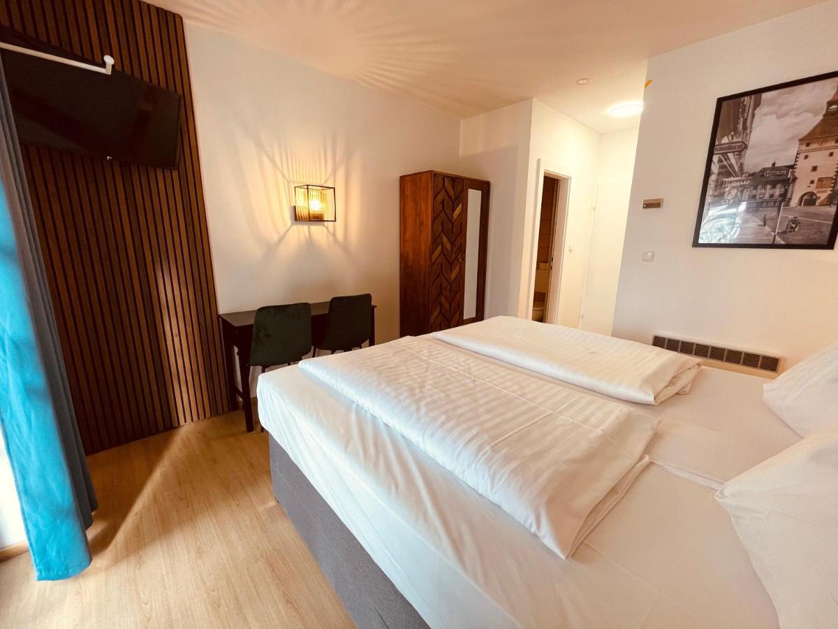 Gaestehaus Am Stadtpark Vocklabruck Ngoại thất bức ảnh
