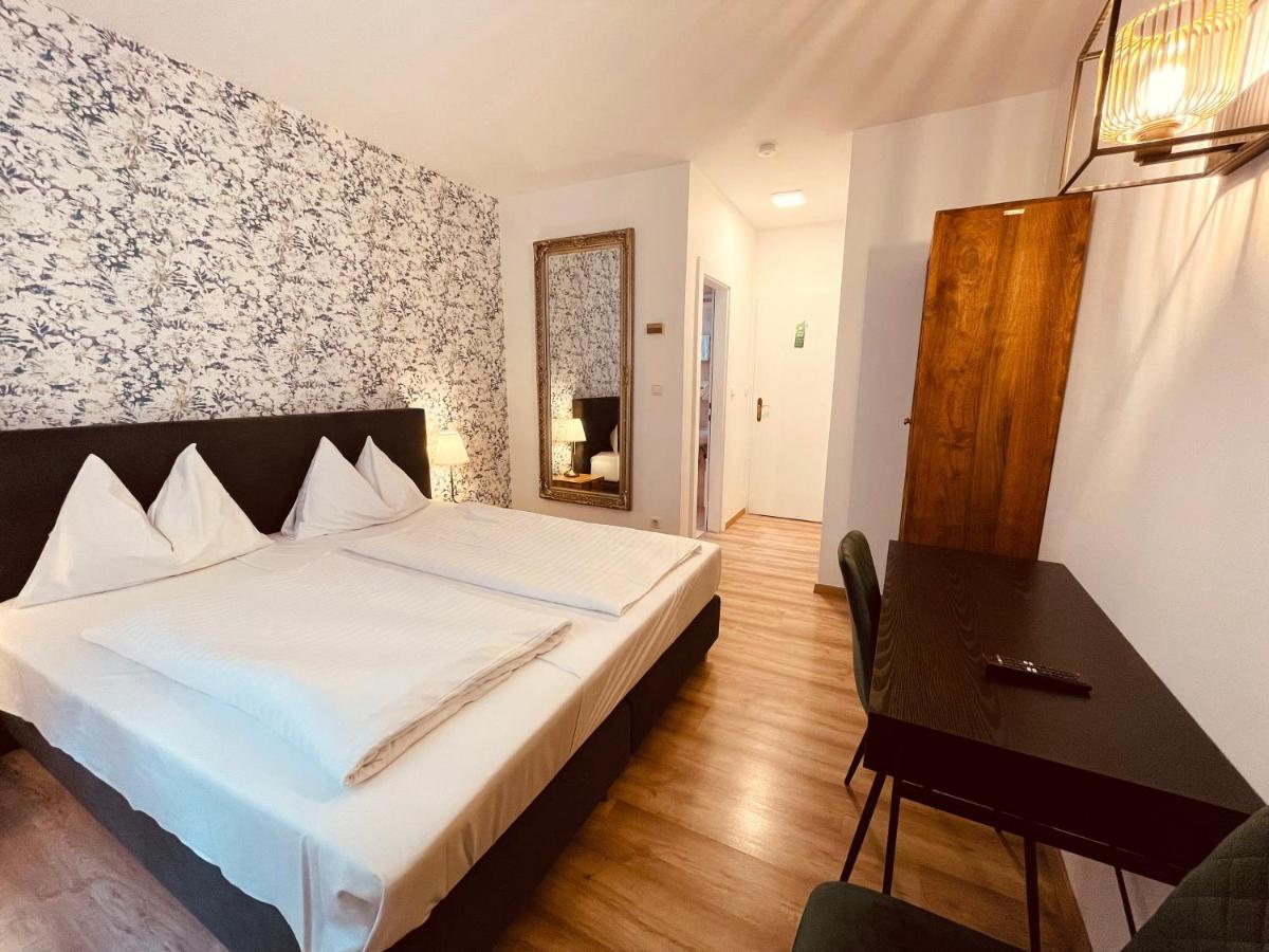 Gaestehaus Am Stadtpark Vocklabruck Ngoại thất bức ảnh