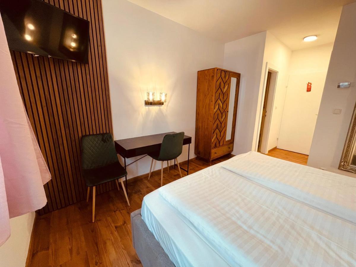 Gaestehaus Am Stadtpark Vocklabruck Ngoại thất bức ảnh