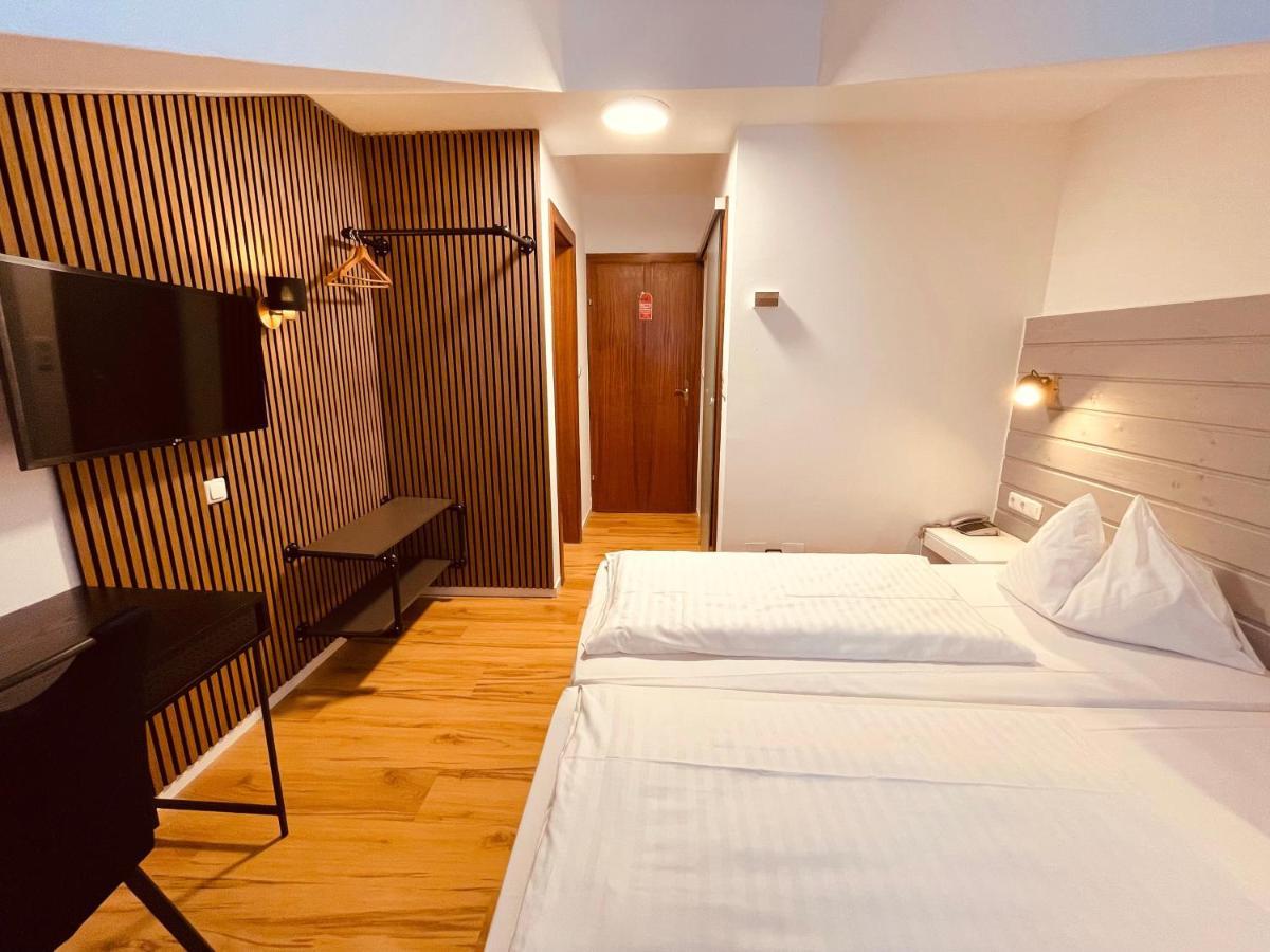 Gaestehaus Am Stadtpark Vocklabruck Ngoại thất bức ảnh