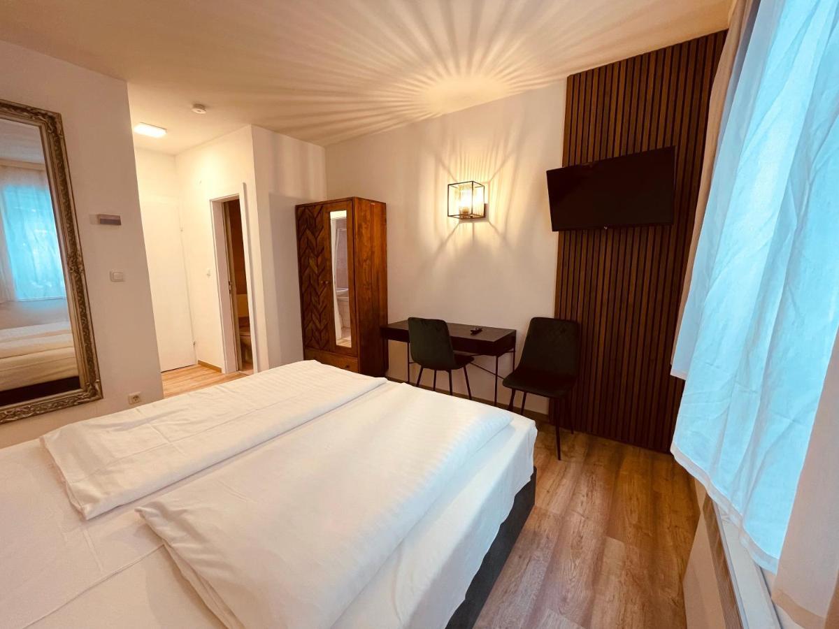 Gaestehaus Am Stadtpark Vocklabruck Ngoại thất bức ảnh