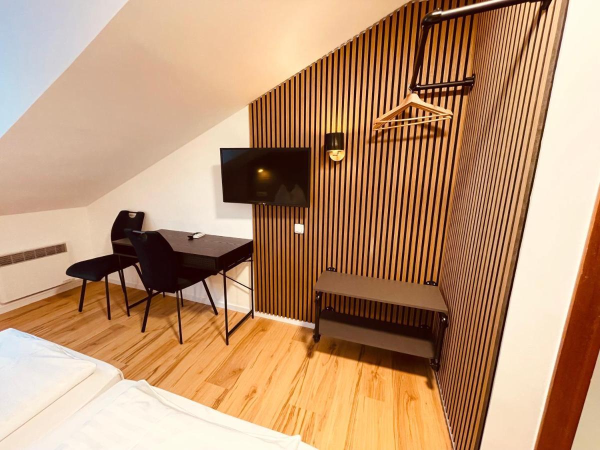 Gaestehaus Am Stadtpark Vocklabruck Ngoại thất bức ảnh