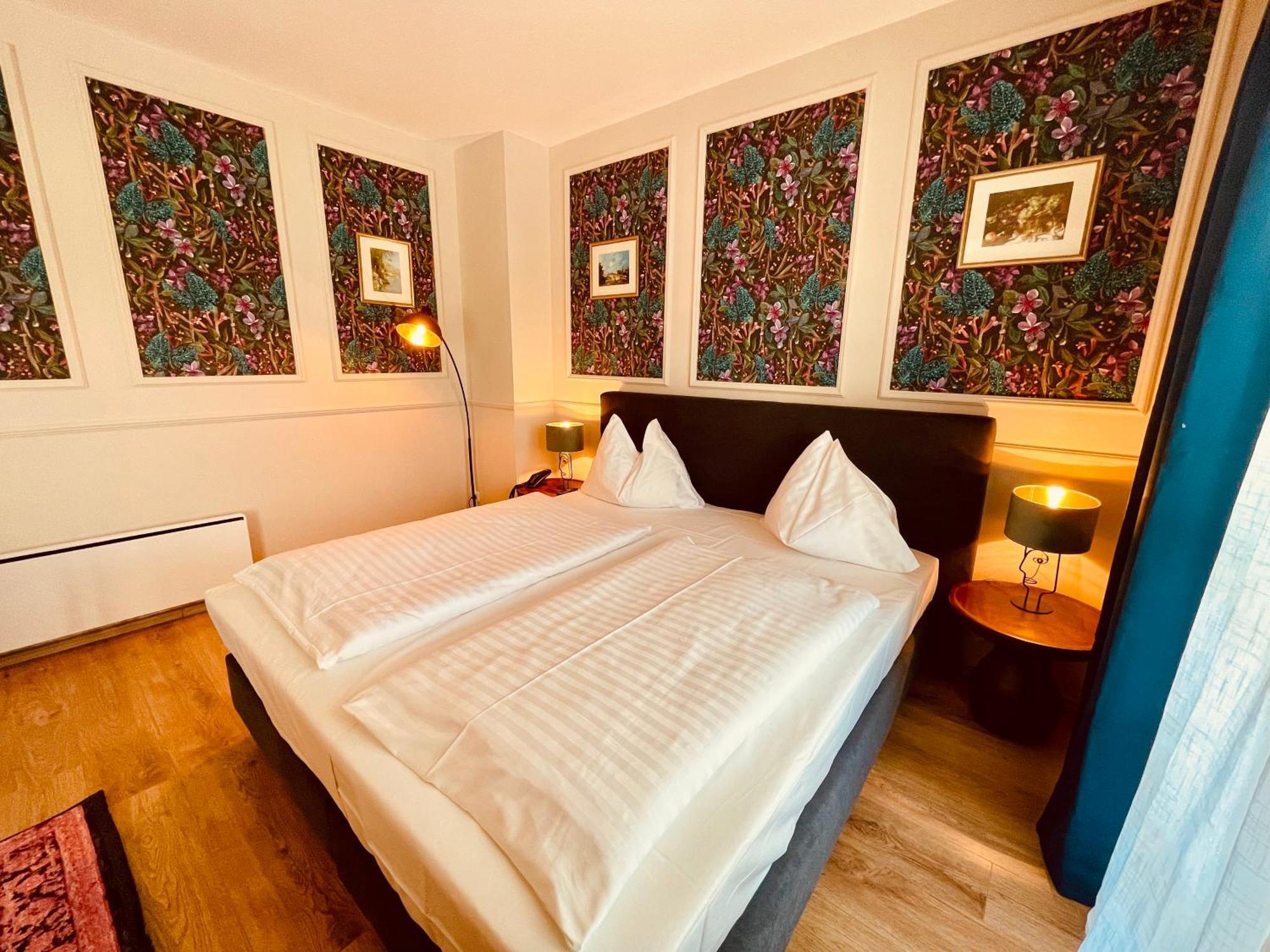 Gaestehaus Am Stadtpark Vocklabruck Ngoại thất bức ảnh